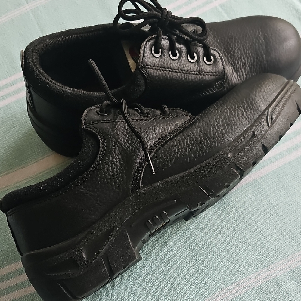 Avenger Safety Work Shoes SZ 9.5 W